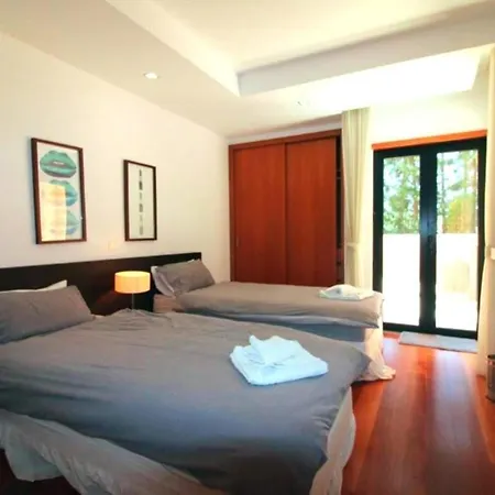 아파트 Apartment With 2 Bedrooms In Luz With Wonderful Mountain View Shared Pool Enclosed Garden 350 M From The Beach *