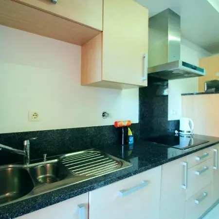 Apartment With 2 Bedrooms In Luz With Wonderful Mountain View Shared Pool Enclosed Garden 350 M From The Beach * Senhora da Luz