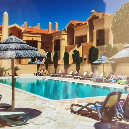 Apartment With 2 Bedrooms In Luz With Wonderful Mountain View Shared Pool Enclosed Garden 350 M From The Beach * Senhora da Luz